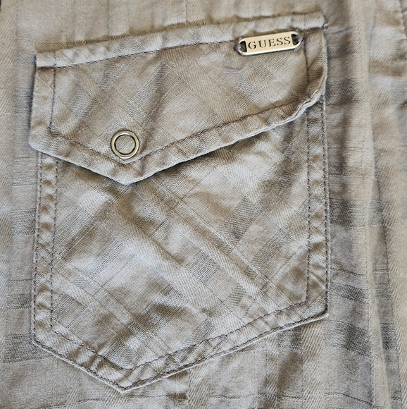 Men's Large Guess button up dress shirt - Picture 3 of 4